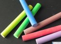 Kreda szkolna niepyląca kolorowa - opakowanie 100 pałeczek mix TO-80201 Toma
